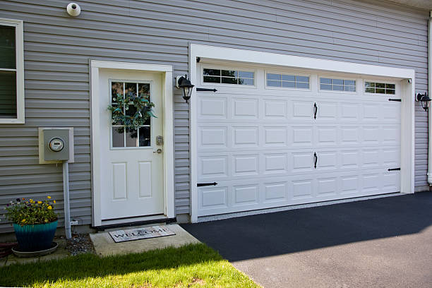 24/7 Emergency Garage Door Panel Replacement experts in Galena, IN